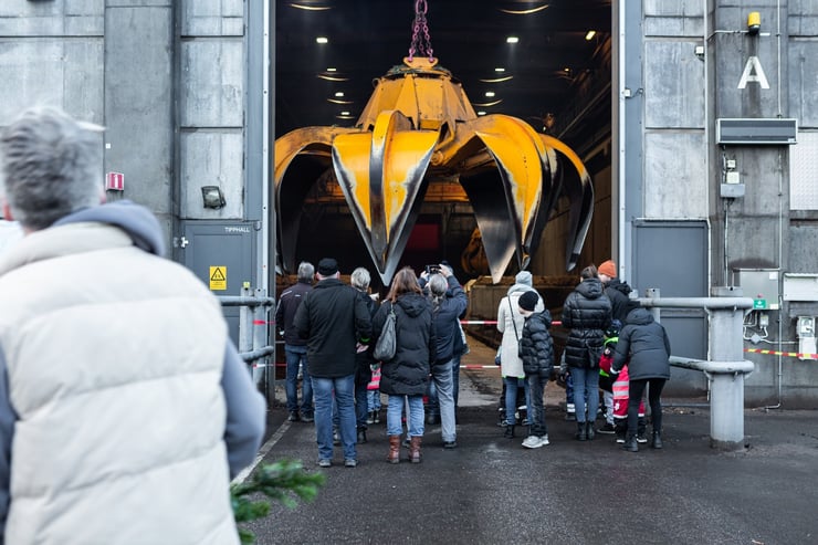 Julgransplundring_2020_Molndal_Energi_Klo och besokare_fotoSkvaderMedia